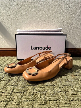 Larroudé Maria Slingback Block Heel Pump Tan US 8.5